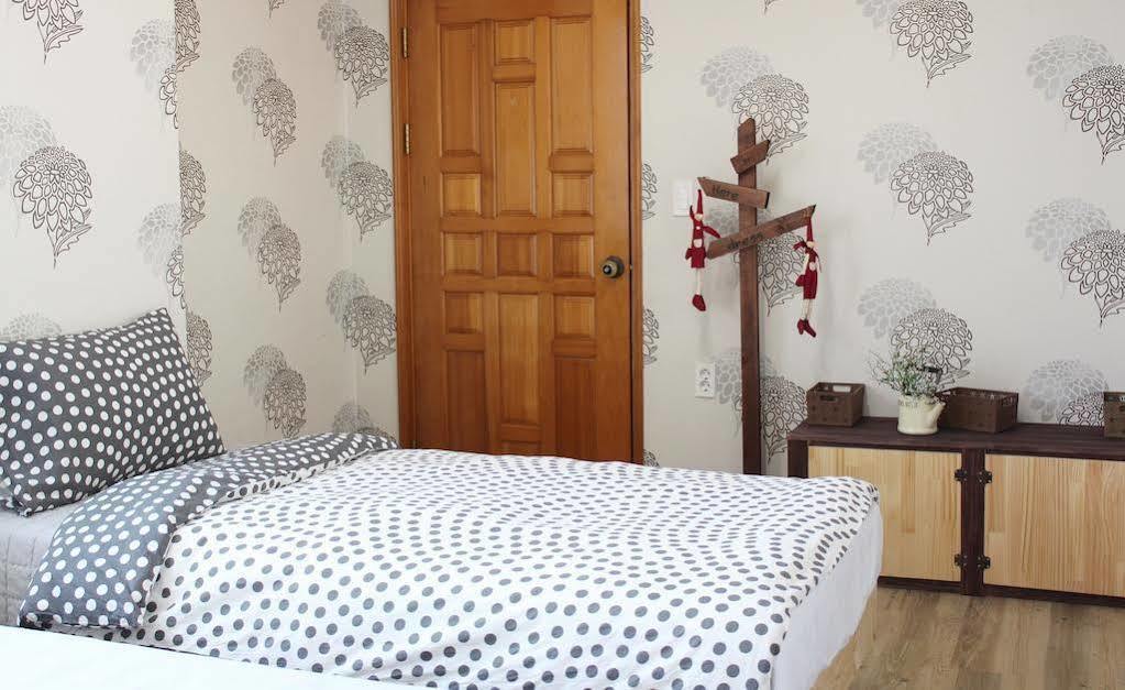 Jeju Airport Mira Guesthouse Kültér fotó